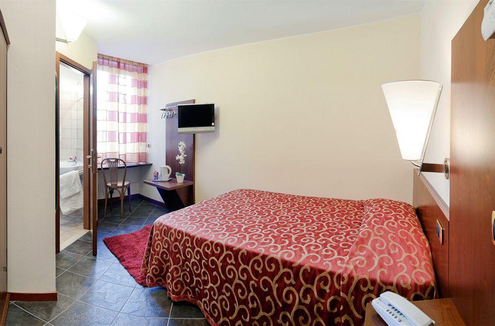 Antico Albergo Madonna Legnano Dış mekan fotoğraf