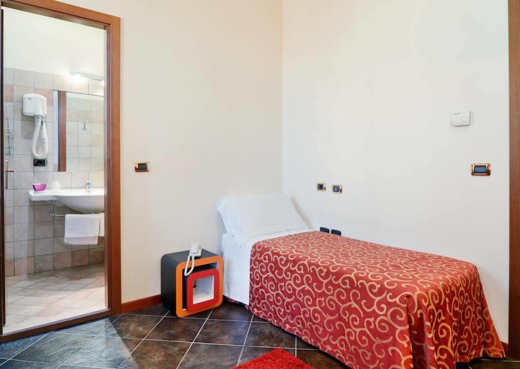 Antico Albergo Madonna Legnano Dış mekan fotoğraf
